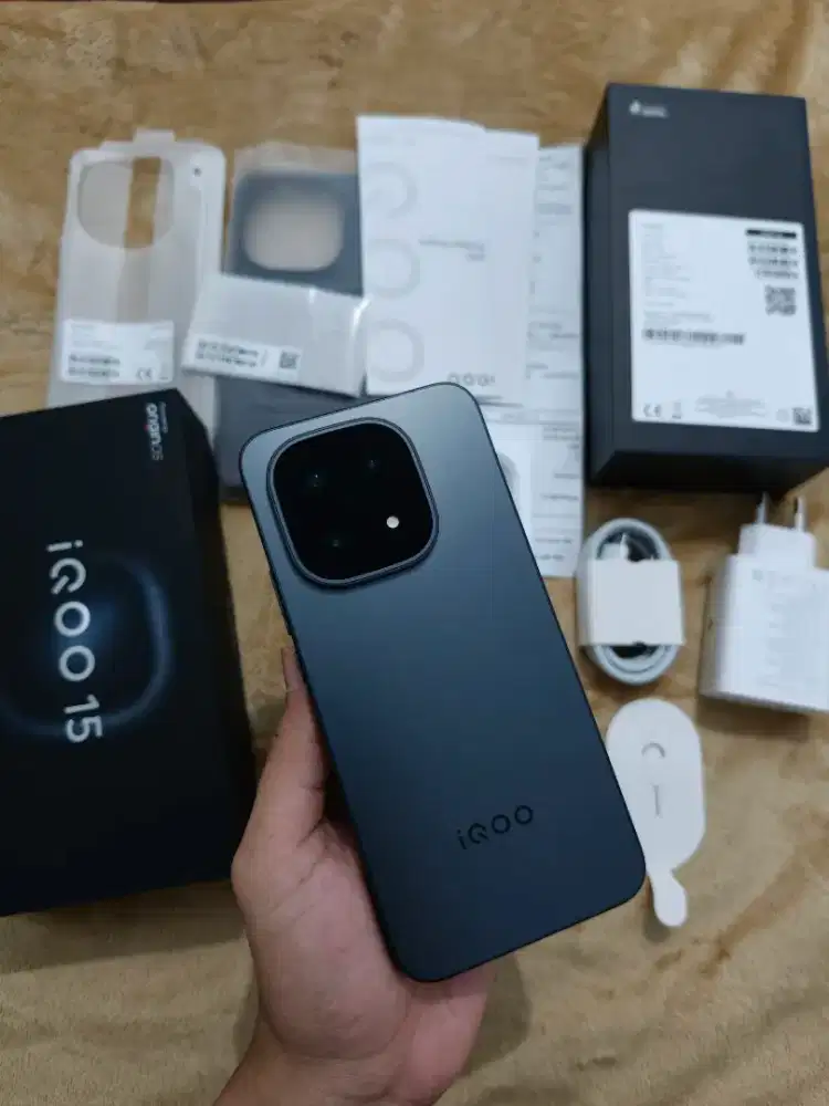 IQOO 15 Alpha Ram 16 GB Internal 512GB Fullset Mulus