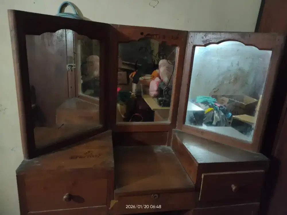 Meja Rias Kayu Jati