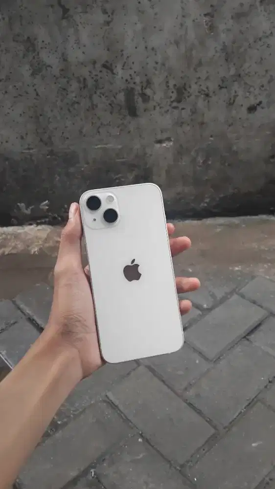 Iphone 13 128 inter siap pakai lumayan mulus