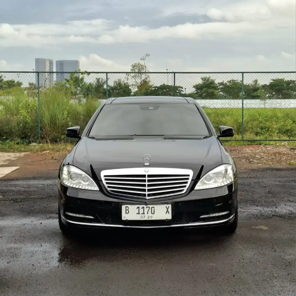 (km 26rb)Mercy S350L 3.5 AT V6. Tahun 2014. Hitam. Perfect cond