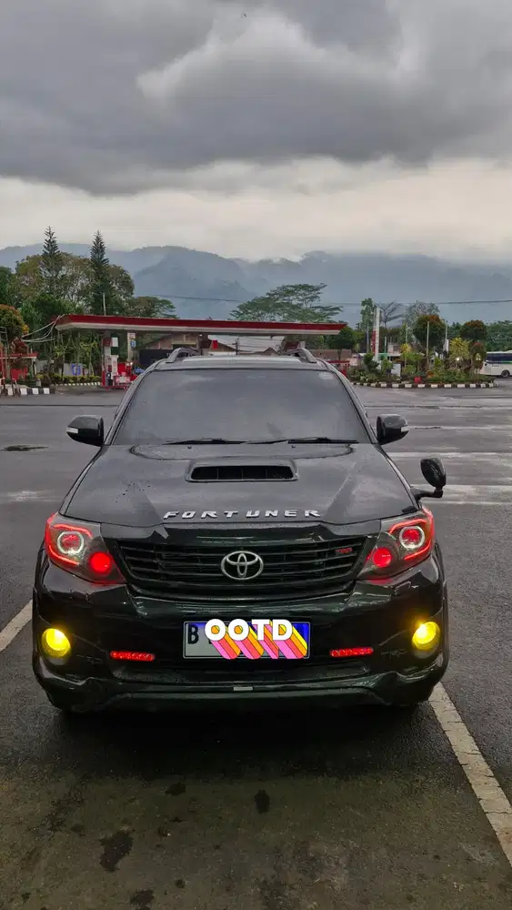 Fortuner G VNT DIESEL thn 2011 akhir upgret TRD VNT