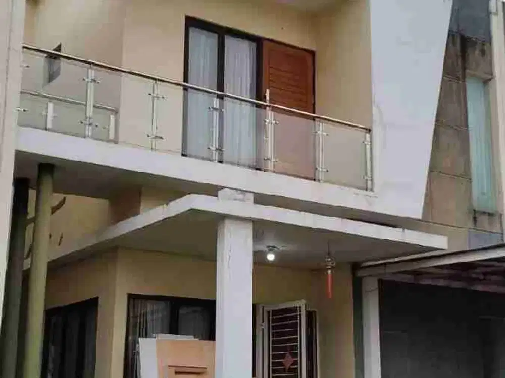 Dijual Rumah 2 lantai di Cluster Arana Harapan Indah