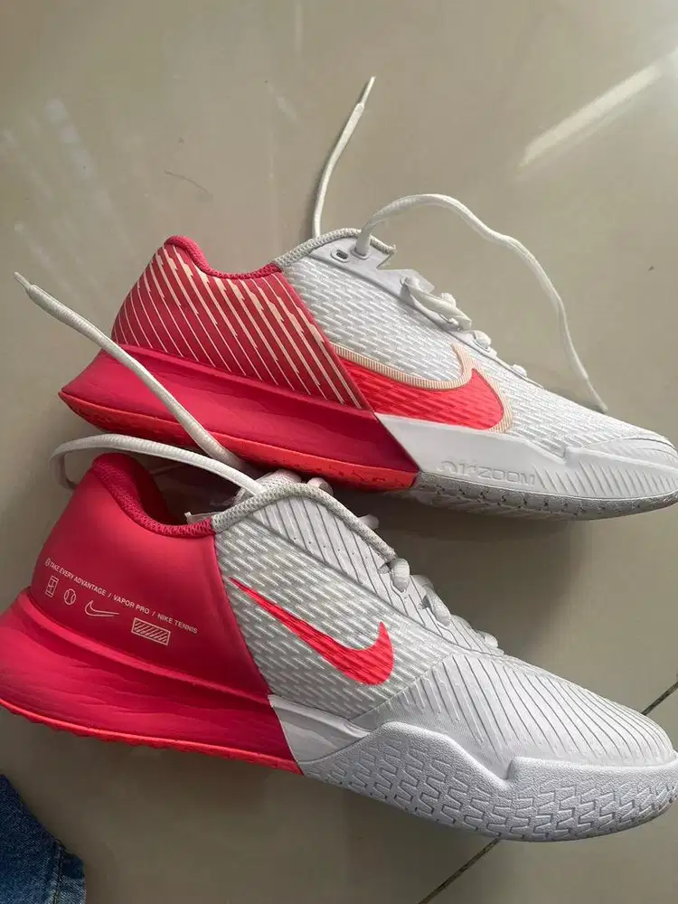SEPATU TENIS NIKE VAPOR PRO 2 Size 38,5