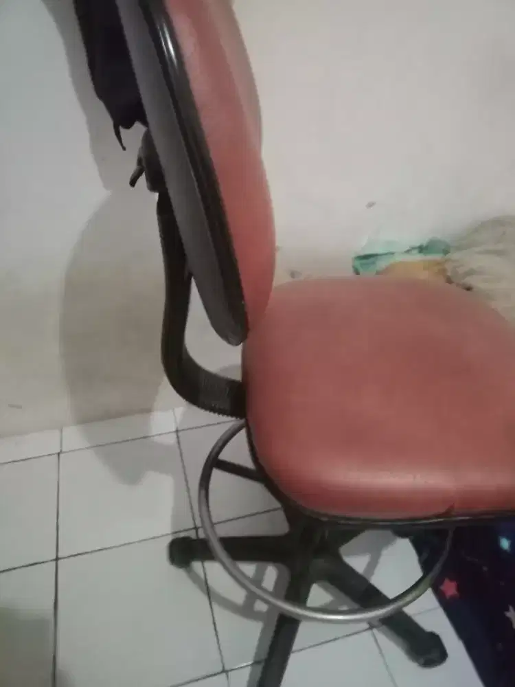 Kursi kantor bekas