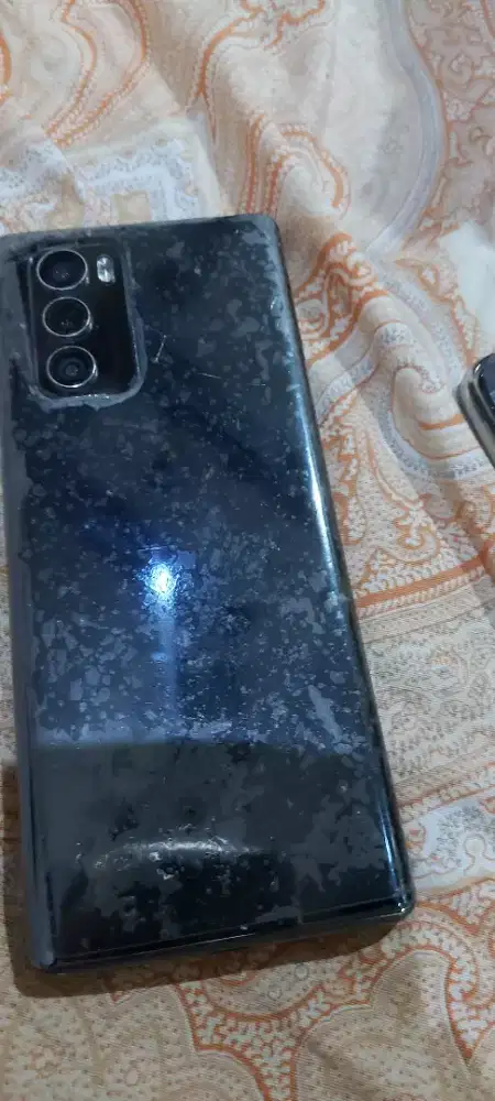 Handphone LG wing sinyal on