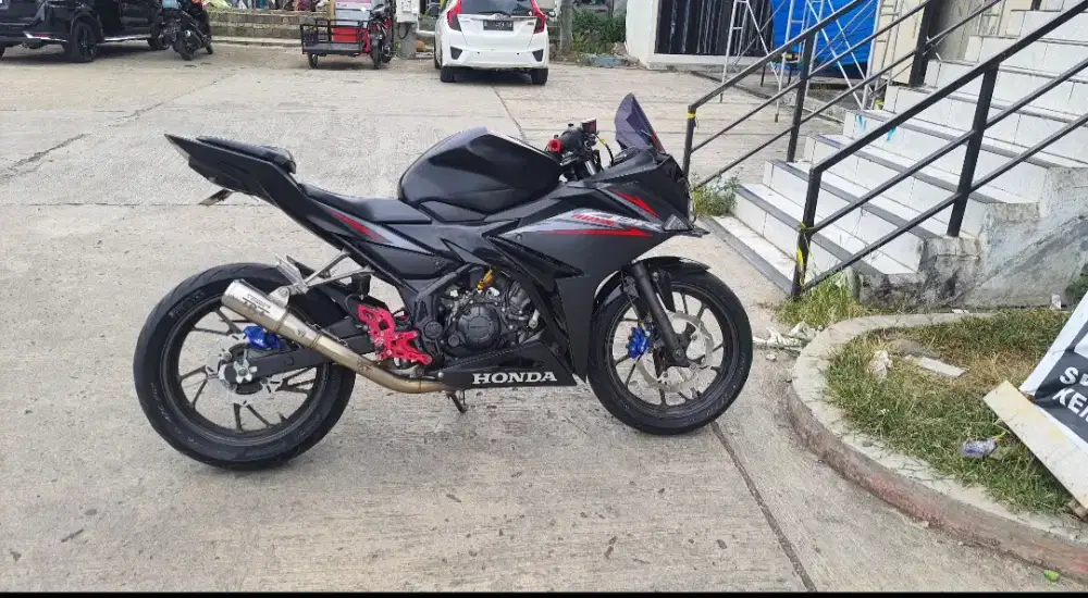 DIJUAL SANTAI CBR 150 Facelift