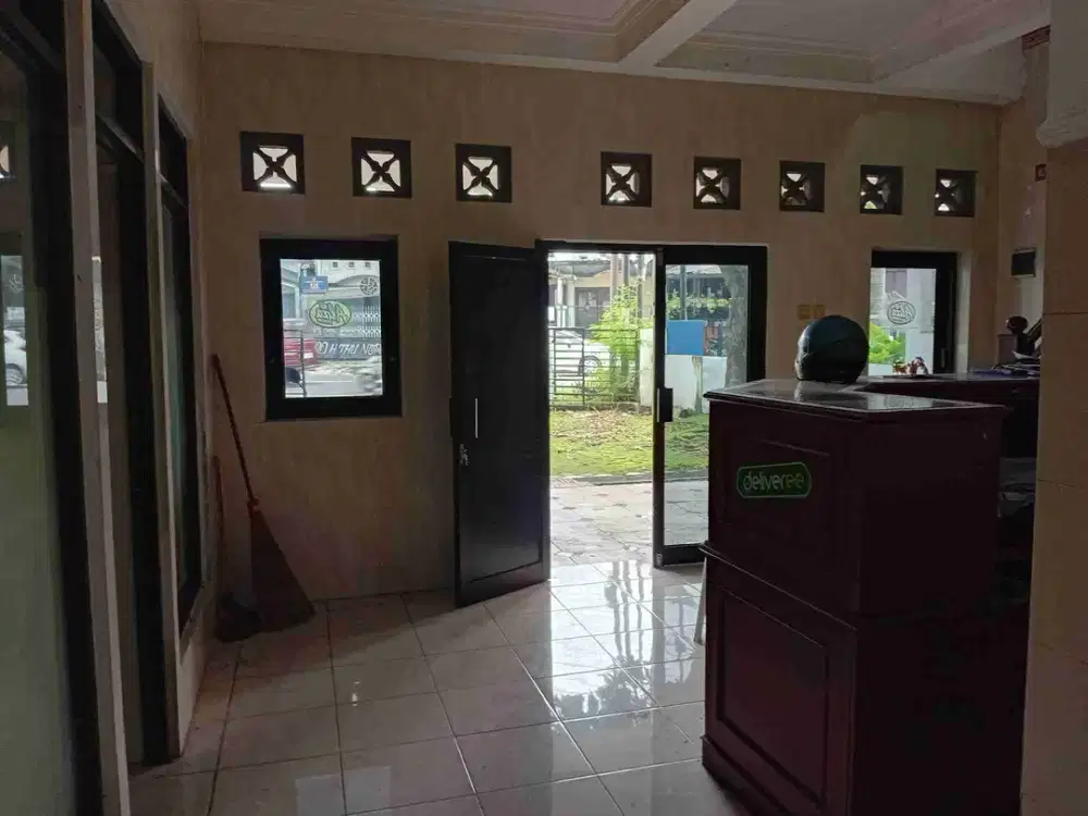 Ruang Usaha Lokasi Strategis Pinggir Jalan Raya Cocok Buat Klinik Atau Kantor