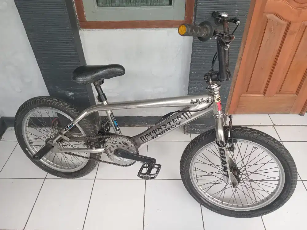 Sepeda BMX ukuran 24