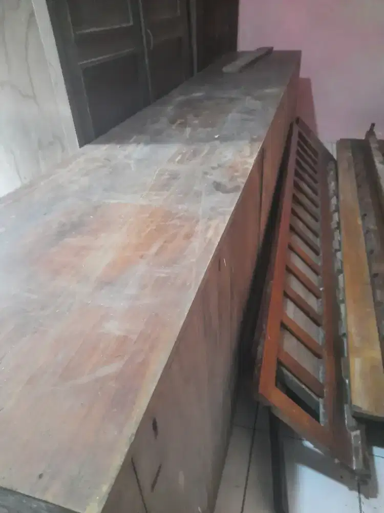 Buoet 3mter lemari 4.papan kayu .dipan tmpt tdr semua jati