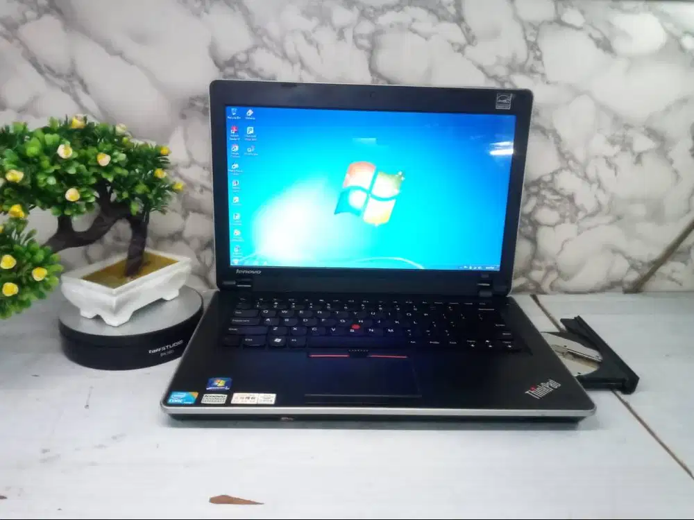 JUAL LAPTOP THINKPAD MURAH, Lenovo E40 i3 M380/4gb/320gb/14inci
