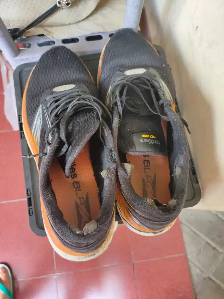 Sepatu Bekas Ukuran 41