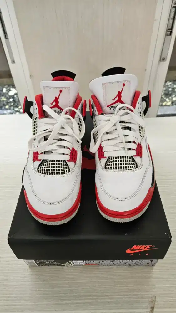 Nike Air Jordan 4 RETRO White/Fire Red-Black Tech Gray, Men US 9