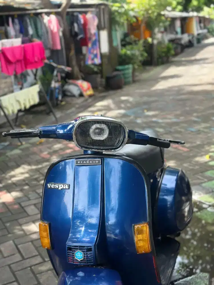 Vespa PX 1981 fullpaper