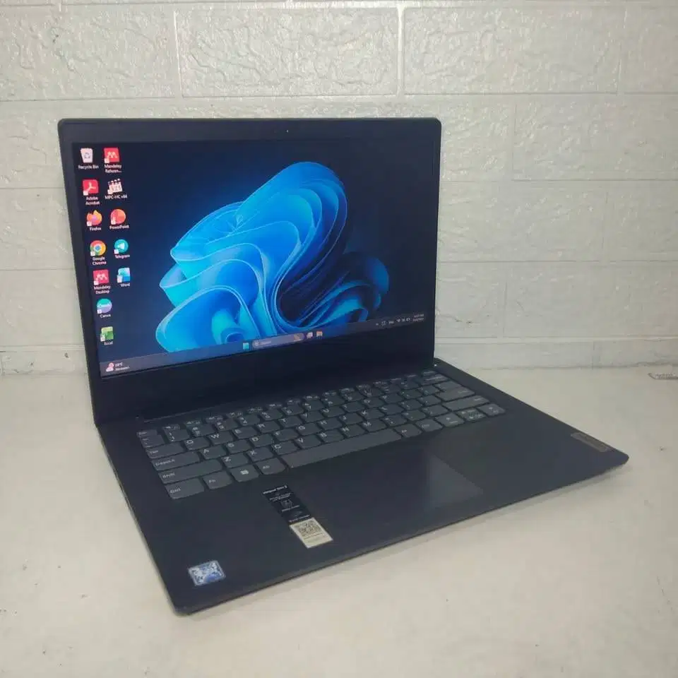 Laptop Lenovo Slim 3 N4020 RAM 4 SSD 256 14in Slim Windows 11 Mulus