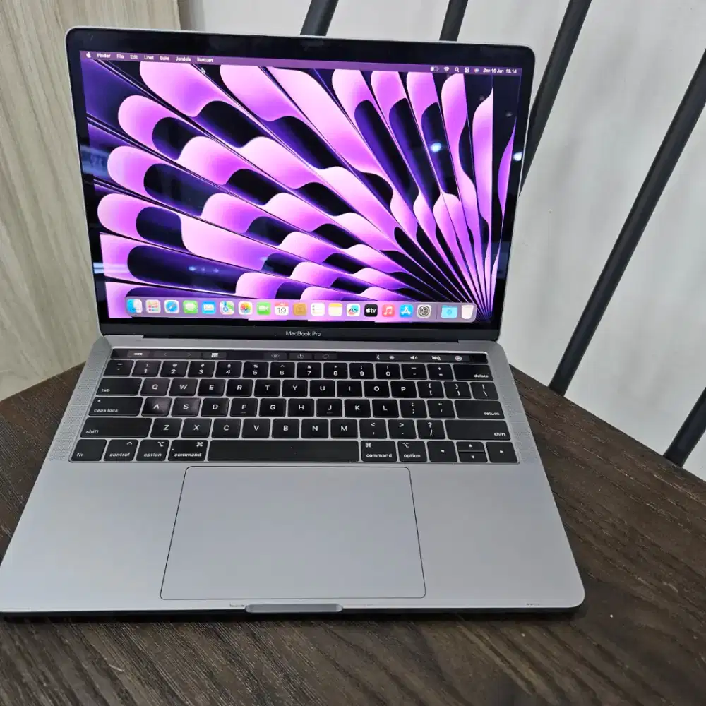 Apple MacBook Pro 13-inch (2019) – i5 / 8GB / 256GB / Touch Bar