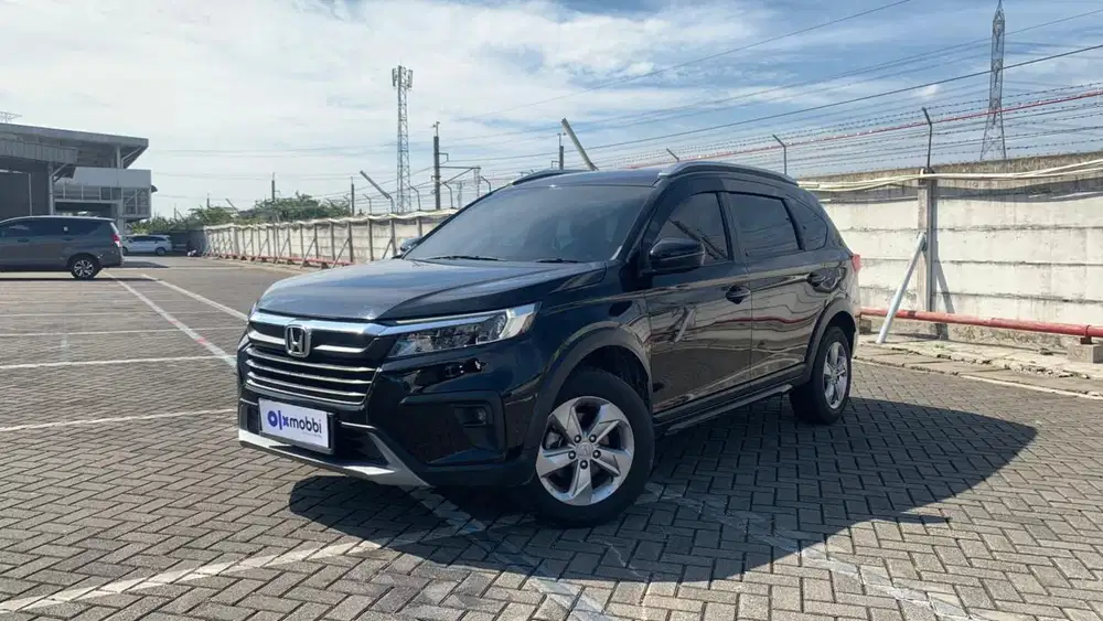 LIKE NEW - Honda BR-V 1.5 E Bensin-MT 2022