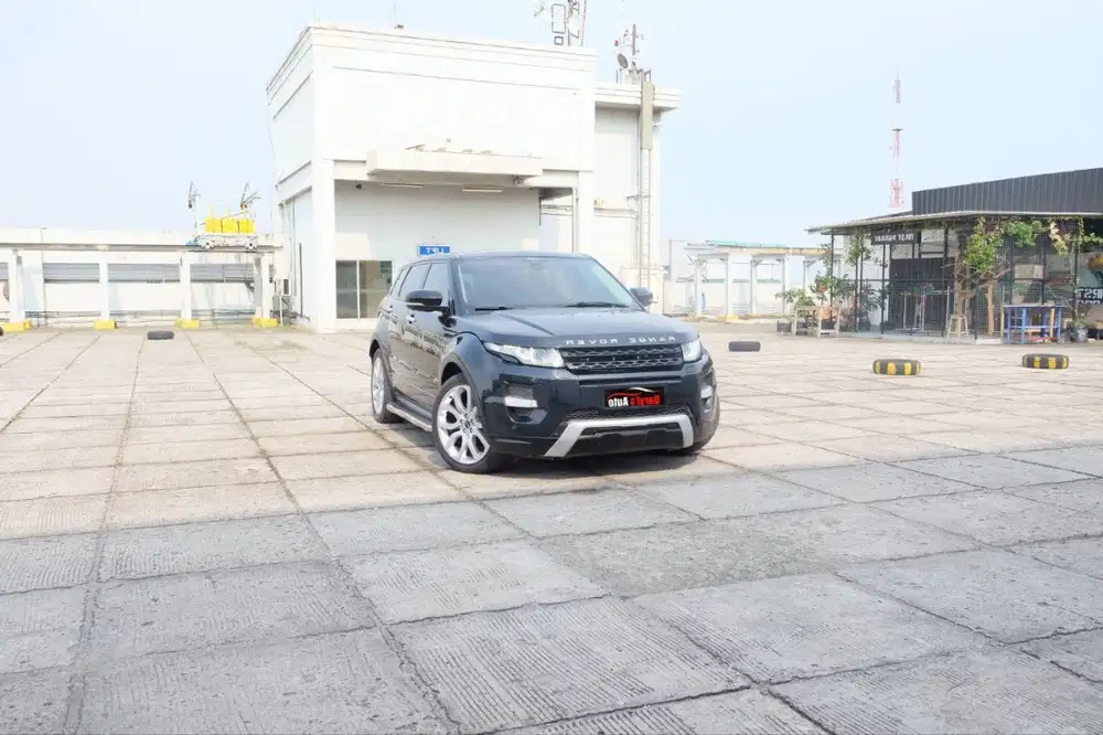RANGE ROVER EVOQUE 2.0 SI4 Dynamic Luxury SUV Panoramic