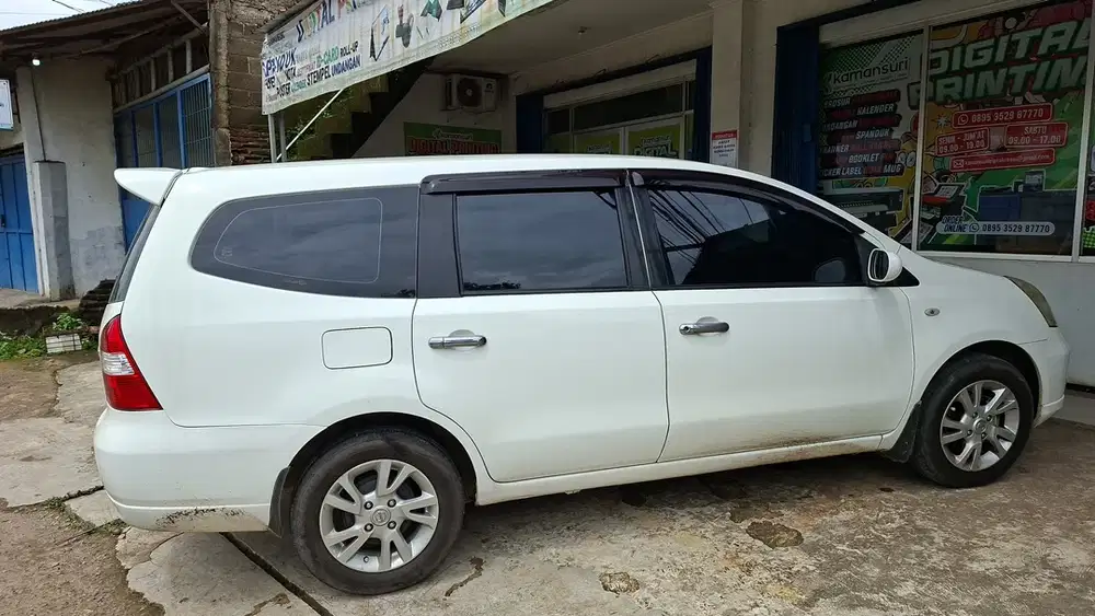 Nissan Grand livina 2013 Bensin