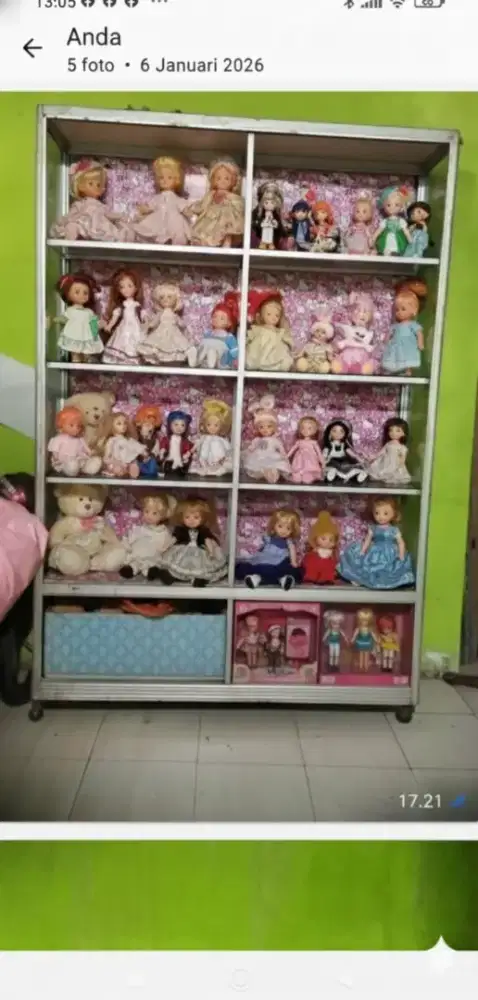 ETALASE BEKAS TOKO BONEKA