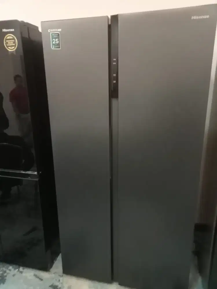 Kulkas side by side hisense