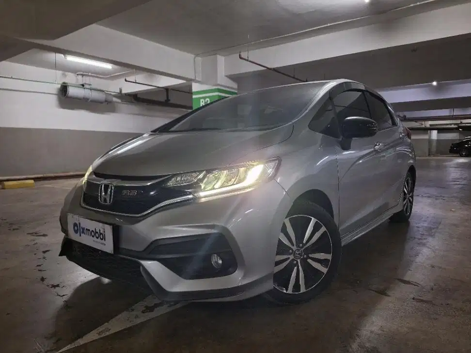 DP MURAH Honda Jazz 1.5 RS Bensin-AT 2018 Abu-Abu CAGSD