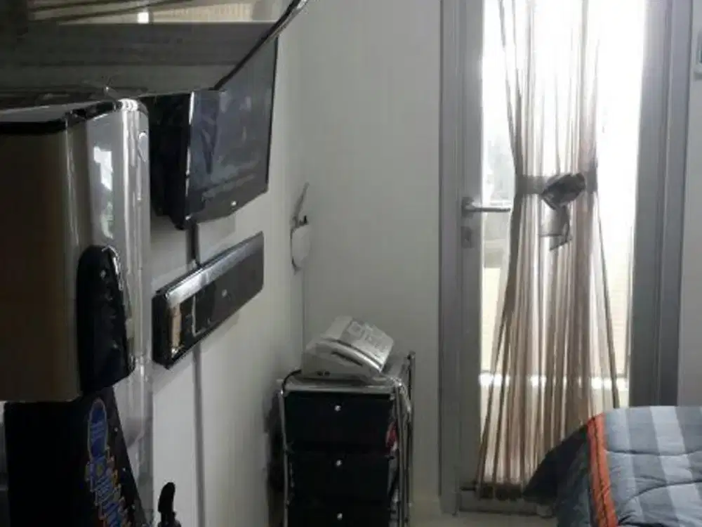 disewa unit apartemen green lake sunter,studio furnished,lantai tengah,Ac dan waterheater,4jt/bln