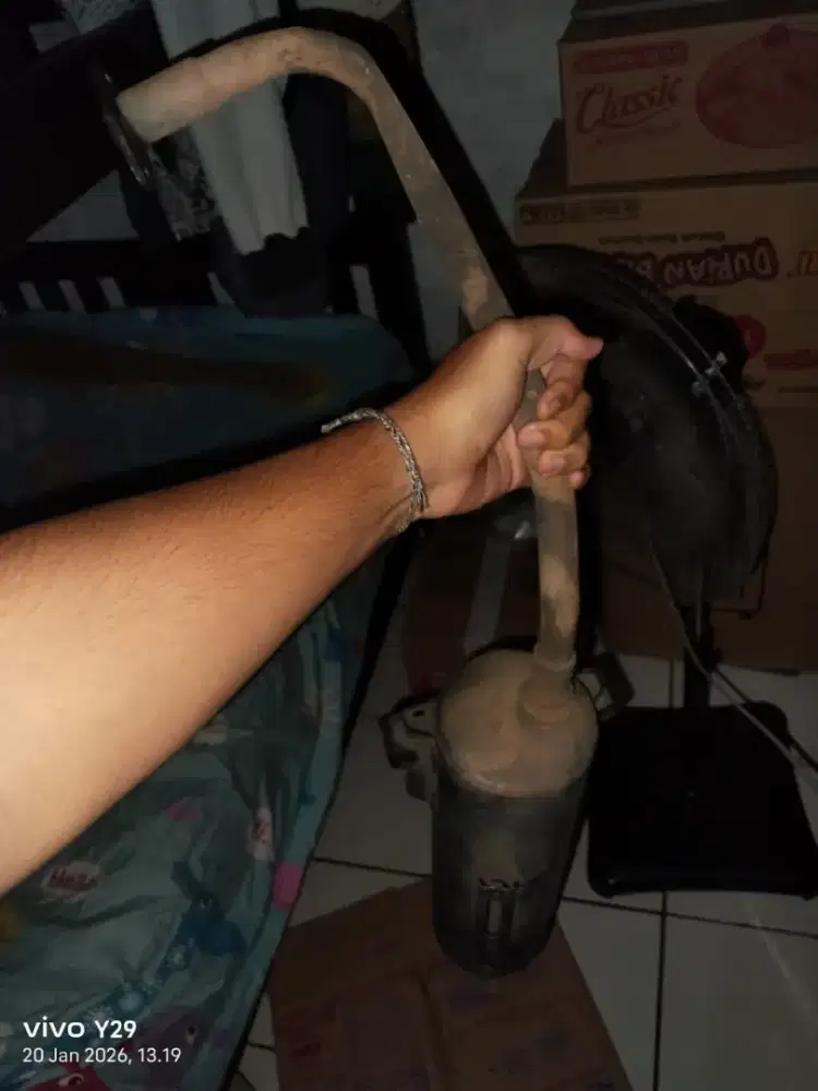 Di jual knalpot ORI vario 125 old ( KZR) masih bagus no minus