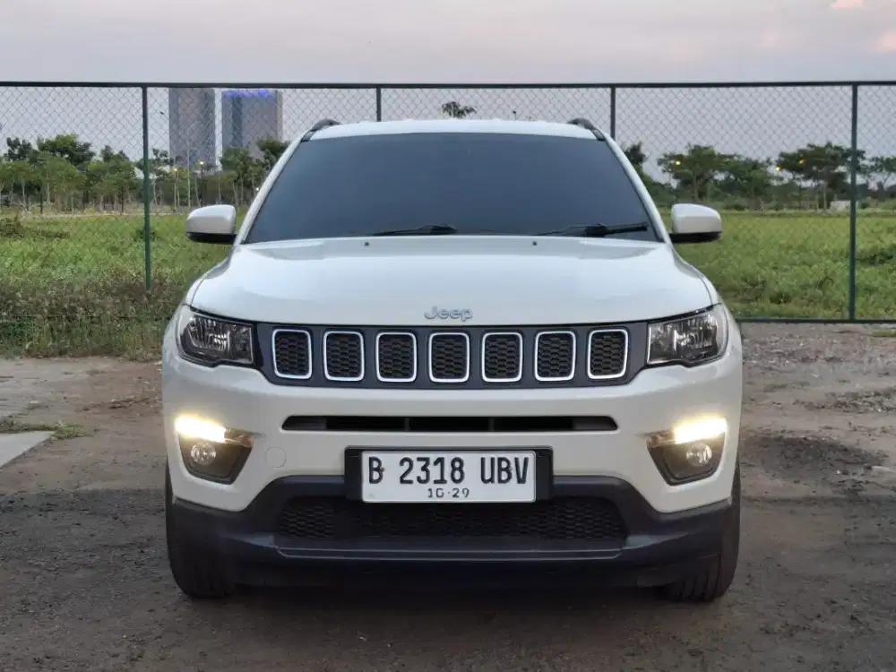 (km 42rb)Jeep Compass 1.4 AT. Longitude. Thn 2018. Putih. Perfect cond