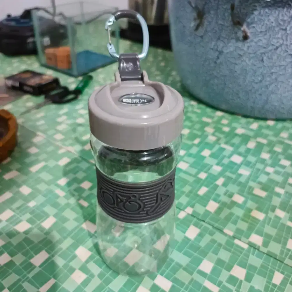 Botol minum sport gantung