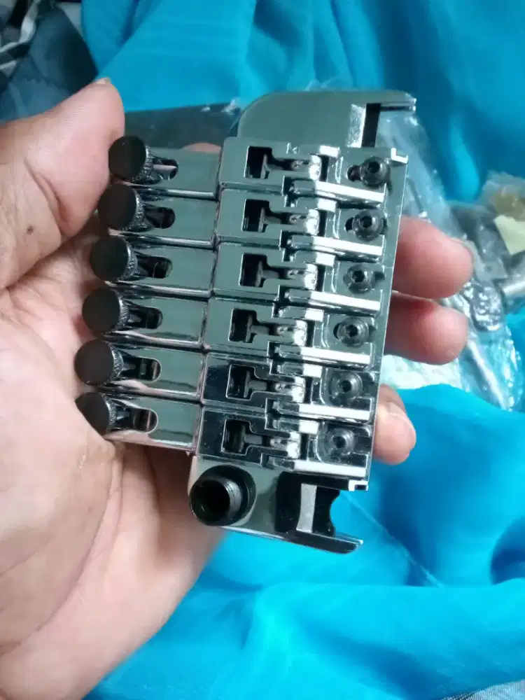 Tremolo gitar Ibanez edge zero point