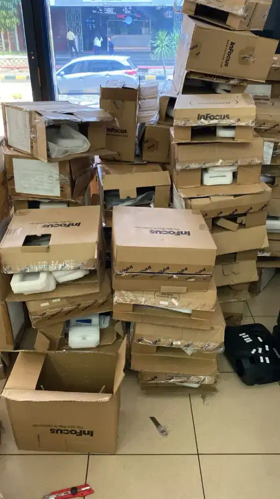 Terima Beli PROYEKTOR