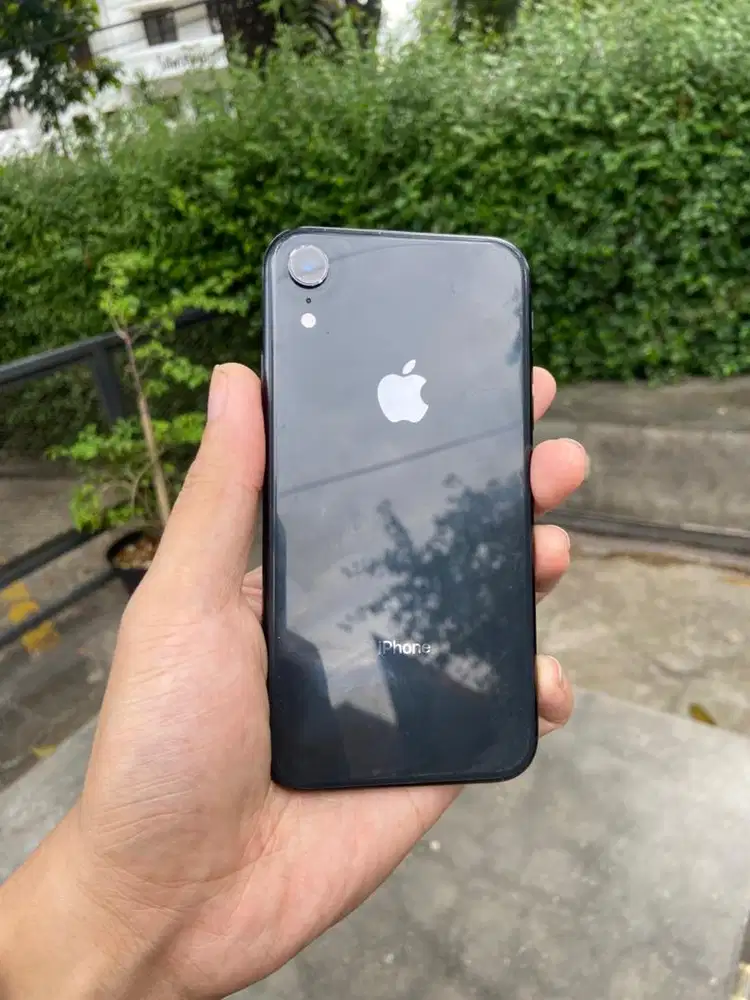 Dijual cepat iPhone XR 64gb sinyal all operator aktivasi lama