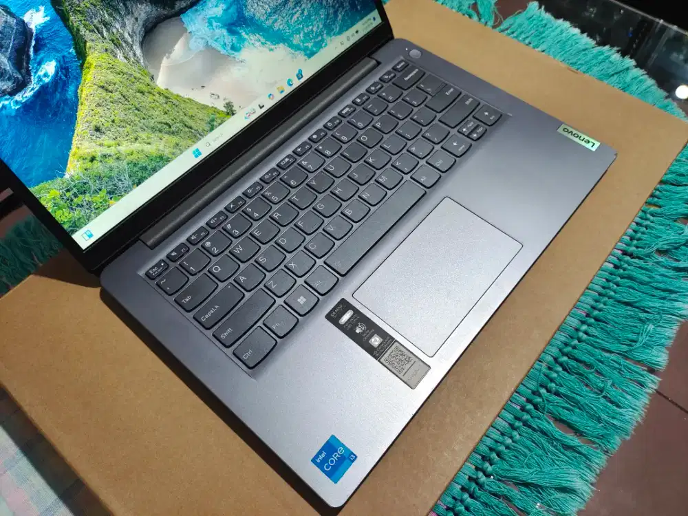 Laptop Lenovo Ideapad 3 14iau7 core i3 gen 12 8/256 garansi 09 2026