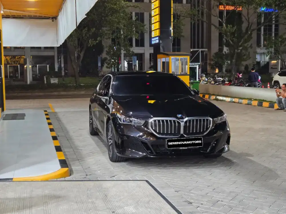 BMW 520i 2024 LOW KM