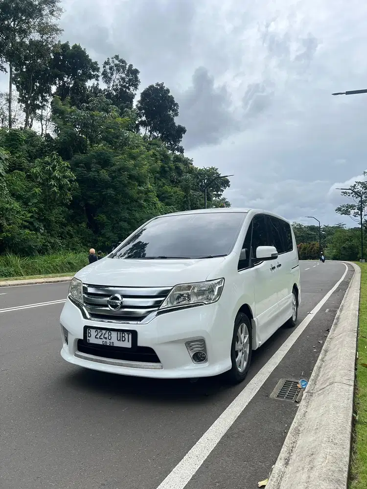 Nissan Serena 2013 Bensin