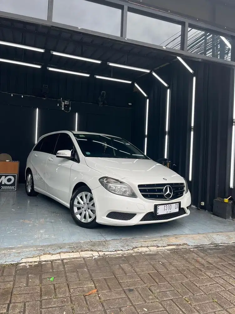 DIJUAL — MERCEDES‑BENZ B 200 Sport (W246) 1.6 Turbo 2013