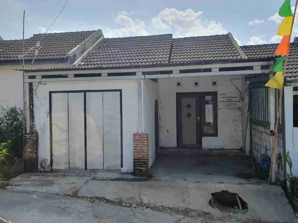 DIJUAL RUMAH 

PERUM VILLA SITINGGIL BLOK B-14
KEL. : PILANGREJO
KEC  : WUNGU
KAB  : MADIUN