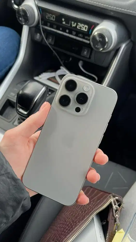 Dijual iphone 15 pro 128 ex inter All operator bukan simlock no minus