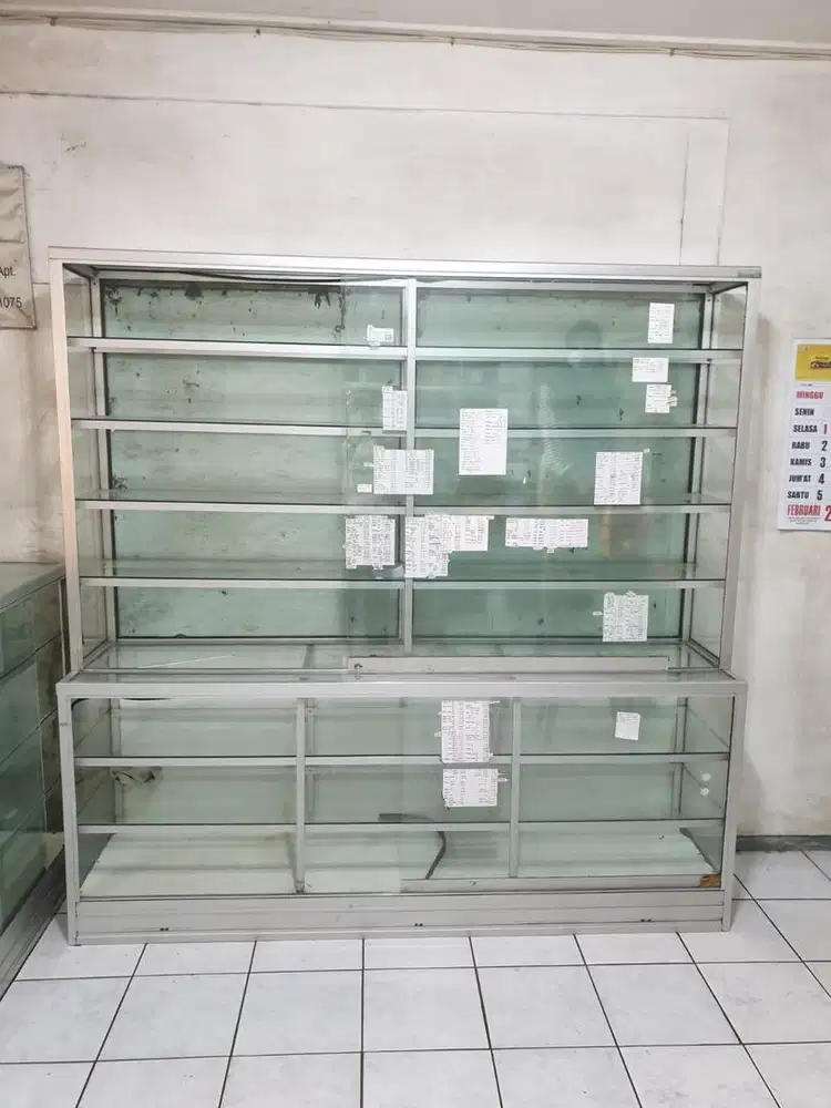 Dijual rak untuk usaha (bekas rak obat apotek)
