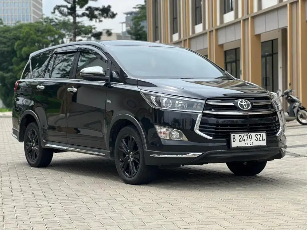 Toyota Innova Venturer 2.0 Bensin AT 2017 Pajak Panjang
