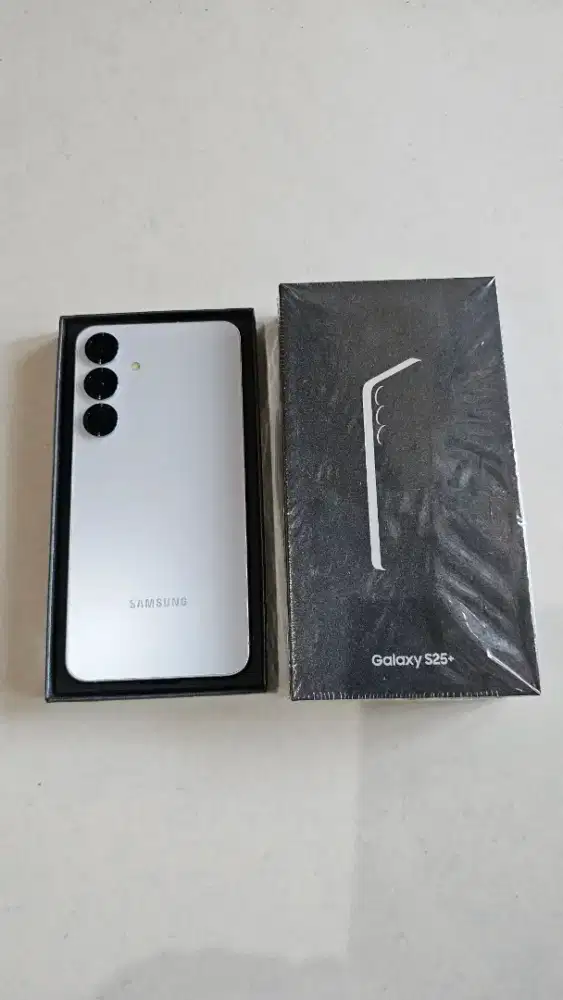 Samsung Galaxg S25+ Plus Super Likenew