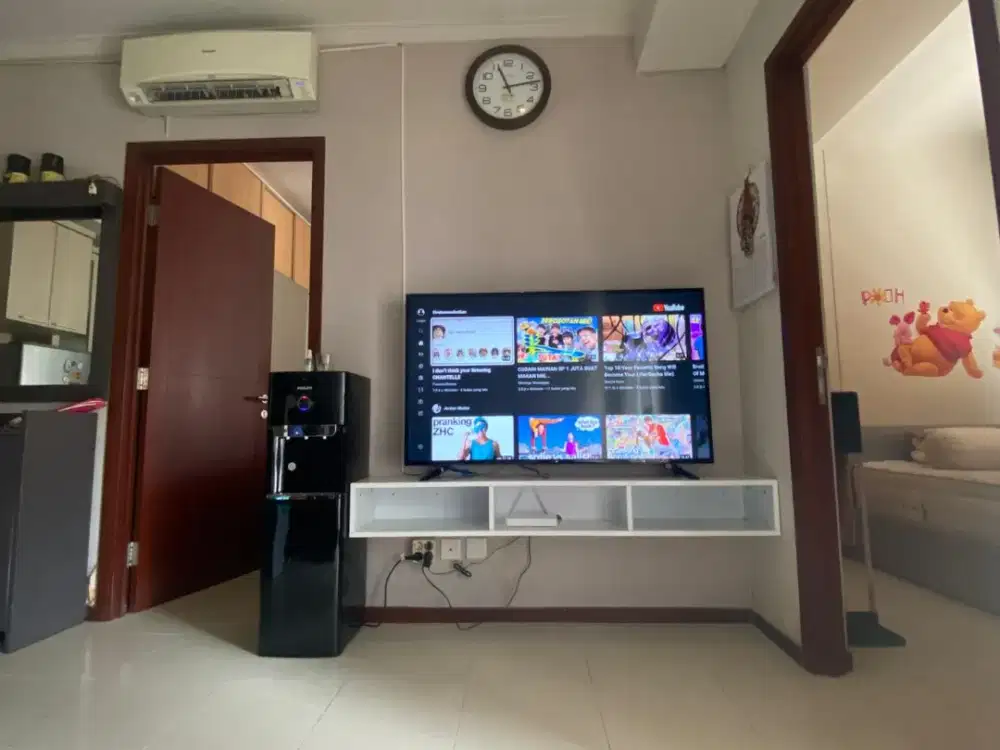 Dijual Cepat Bisa Nego ! Apartemen 2 Kamar Furnished Luas 42m2 di Royal Mediterania Garden, Podomoro City Jakarta Barat