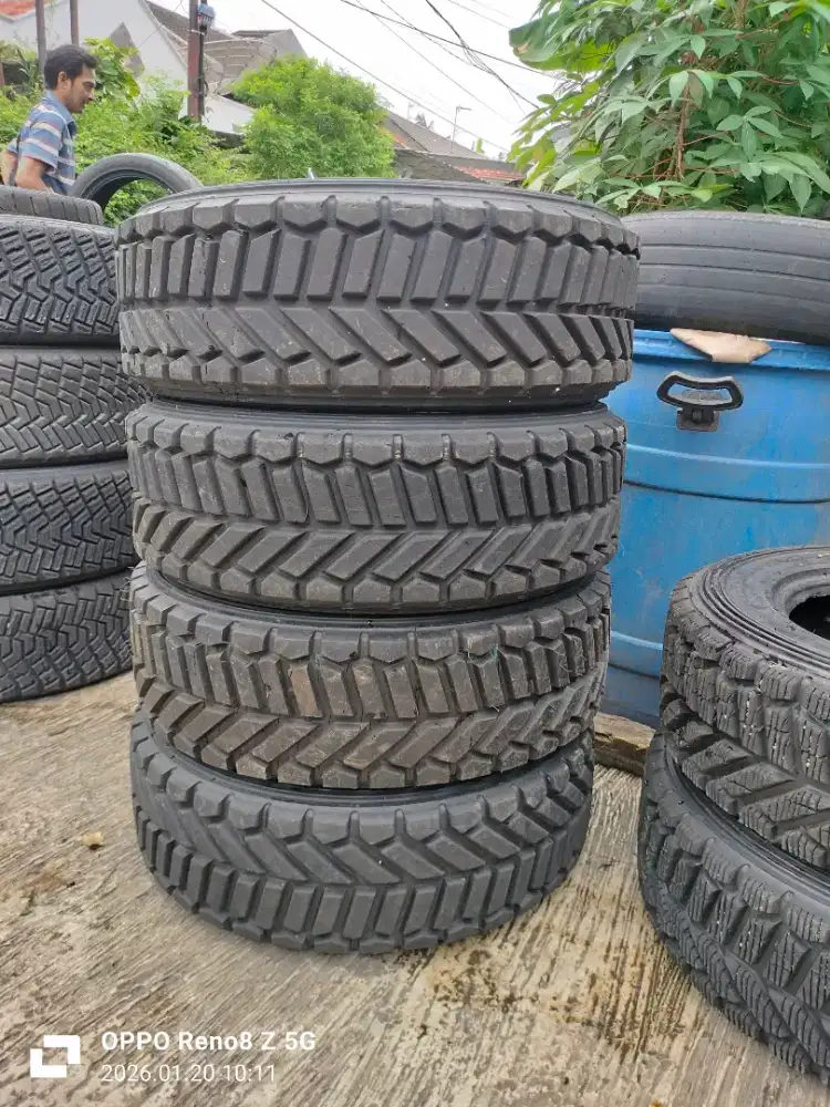 Jual ban copotan mrek Pirelli ukuran 185 70 R15 kond 90% 4pcs