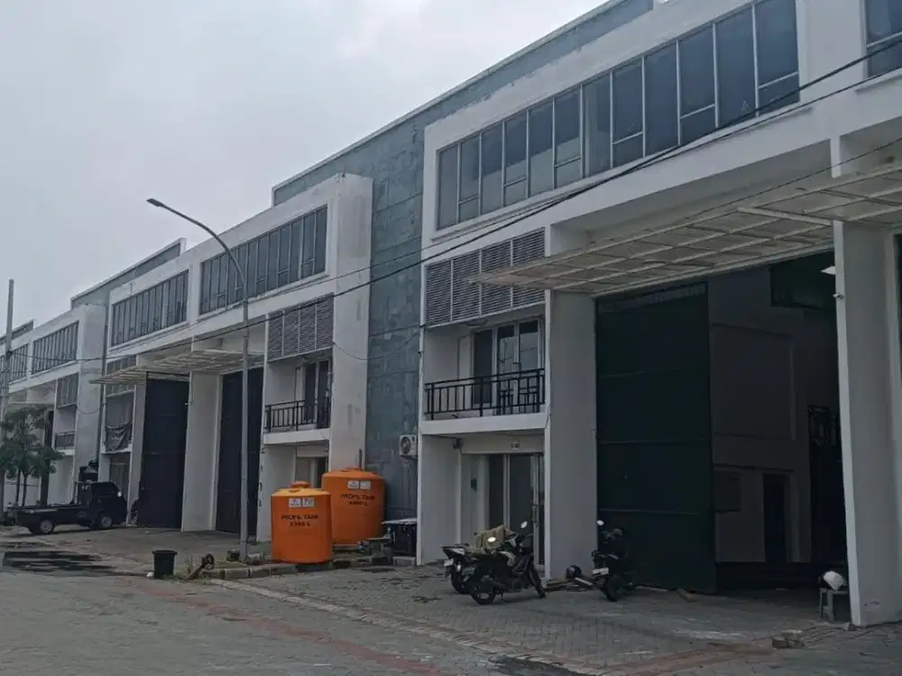 2 GUDANG JEJER DI PERGUDANGAN BARU AKSES KEBOMAS GRESIK