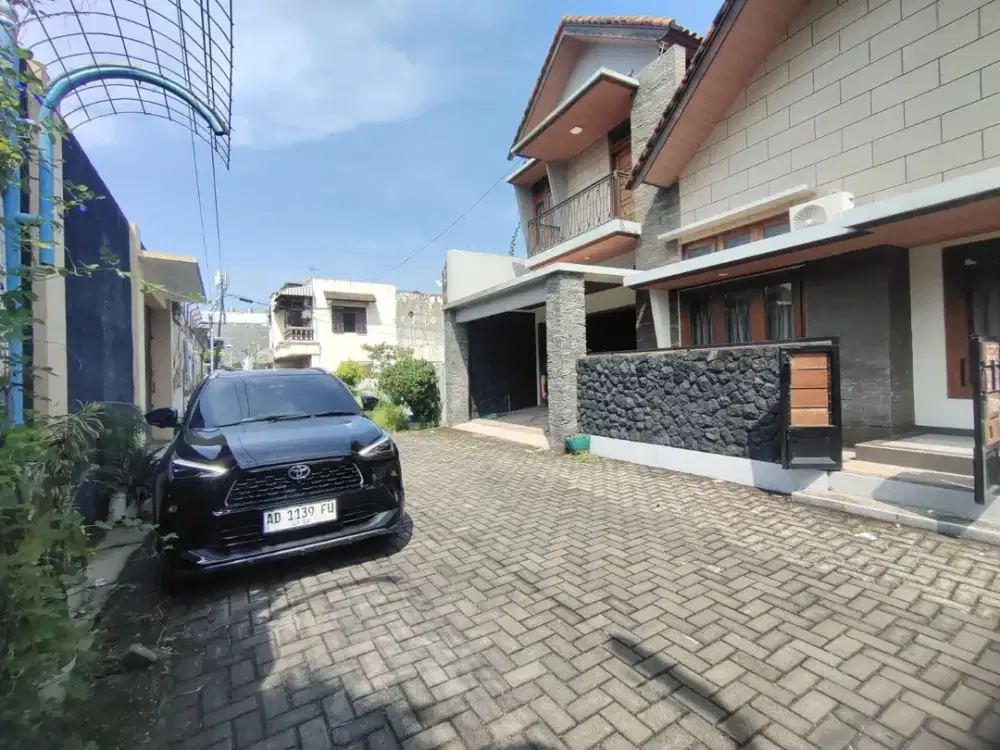 Rumah mewah pasar kliwon solo full furnish dijual cepat