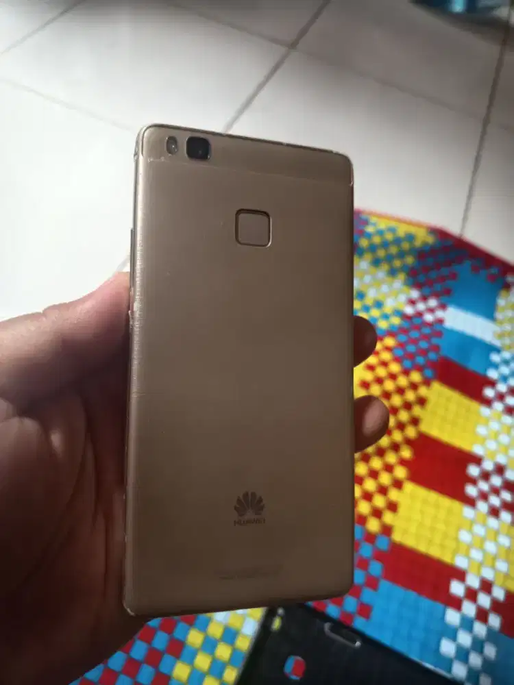 Huawei p9 lite ram3 nfc kamera layar jernih