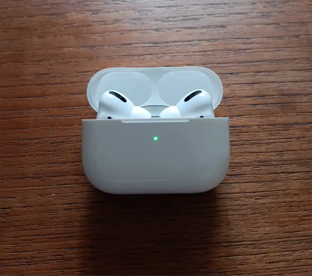 Airpods Pro Gen 1 with MagSafe charging case