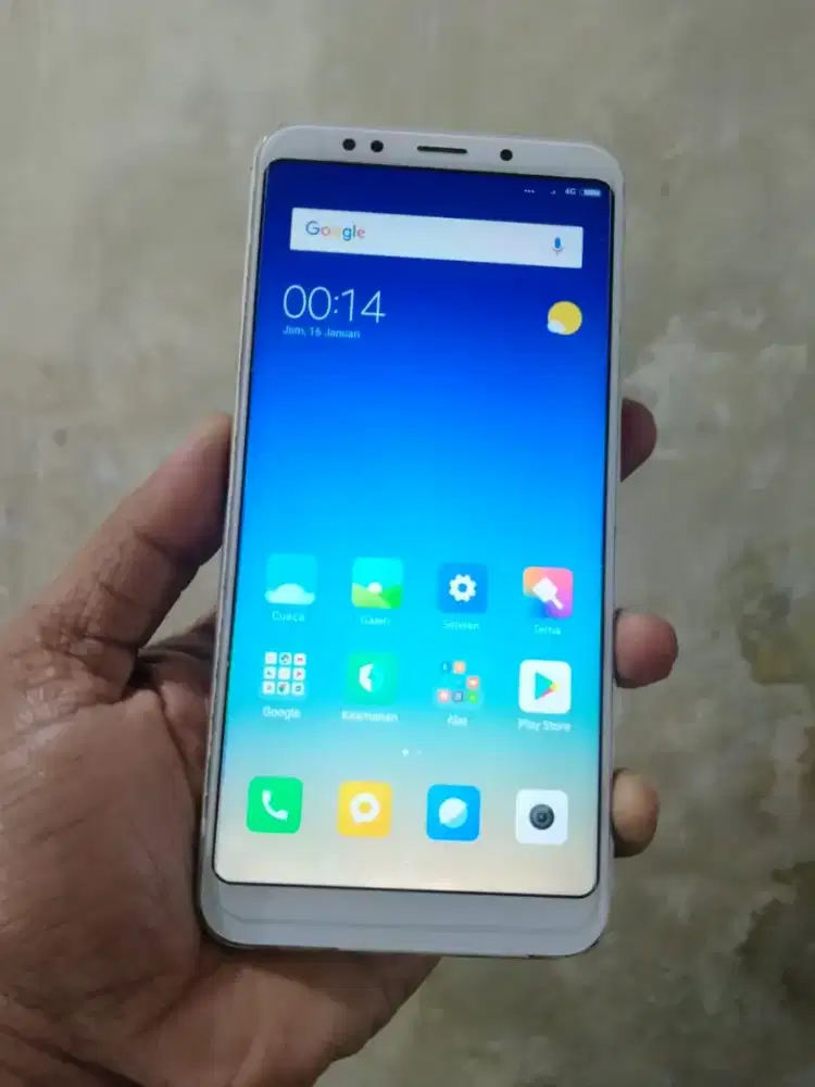 Redmi 5 plus ram 4/64 4G