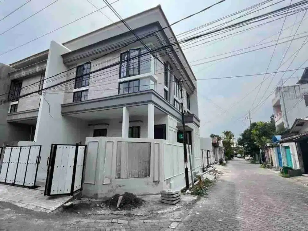 rumah baru 2 lantai siap huni di pondok indah Wiyung Surabaya