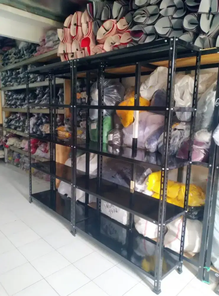 rak besi susun kuat dan kokoh